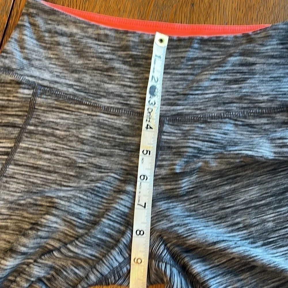 H&M Sport leggings. Gray striped design. Skinny leg size S